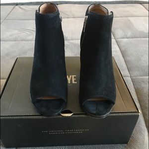 Frye Danica peep toe bootie. Size 6.5 BUT fits 7.